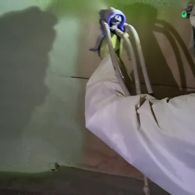 Closed-cell spray foam application